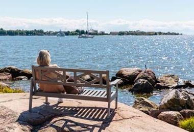 Eläkepohdintoja meren äärellä Eläkepohdintoja meren äärellä